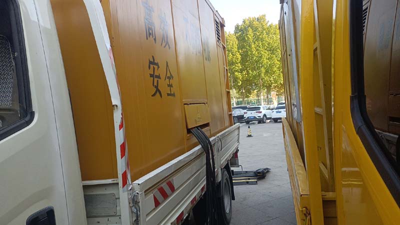 灵石如何判断柴油发电机组和UPS电源的切换时间是否符合要求？